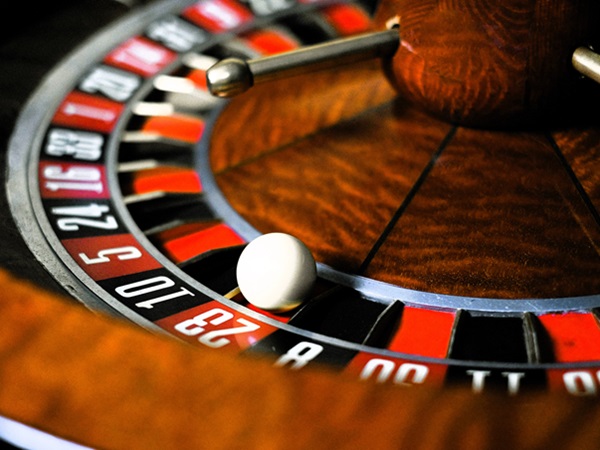 Uitzicht op een roulette in een casino